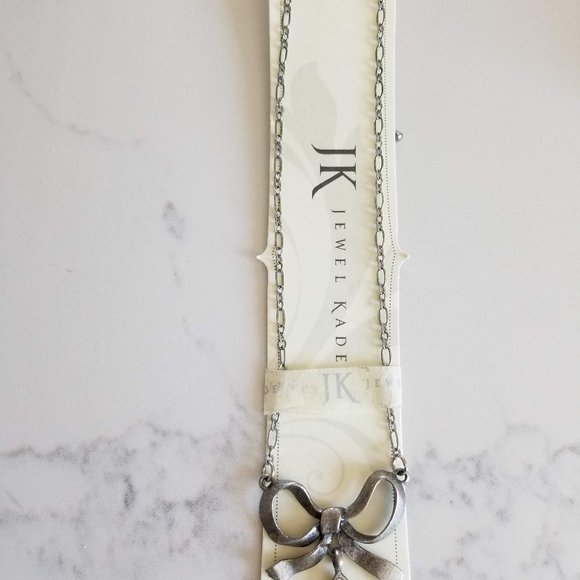 Jewel Kade Blushing Bow Necklace - NIB - Picture 3 of 4